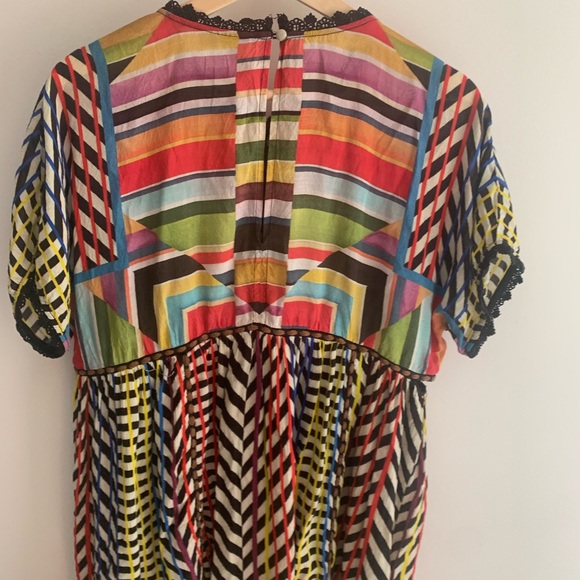 Gorgeous lightweight summer ladies top - Picture 2 of 4